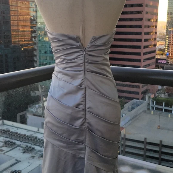 David's Bridal Bridesmaid Charmeuse Draped Strapless Dress - Size 4 Check Photos - Picture 9 of 15